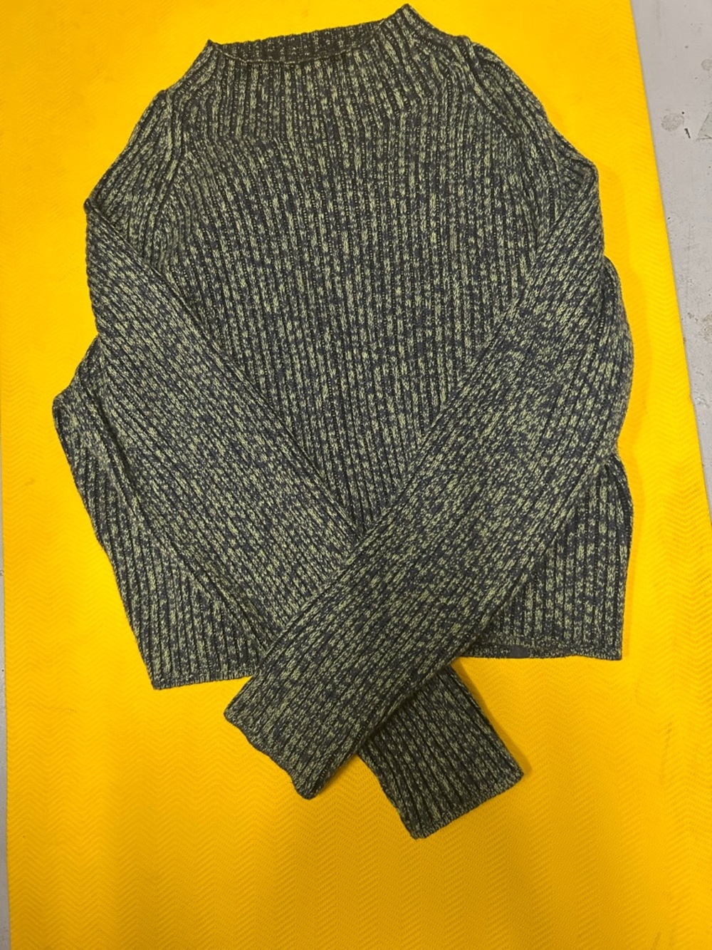 lululemon athletica Ribbed Crewneck Sweater - Black & Green Heather